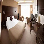 White Sands Отель